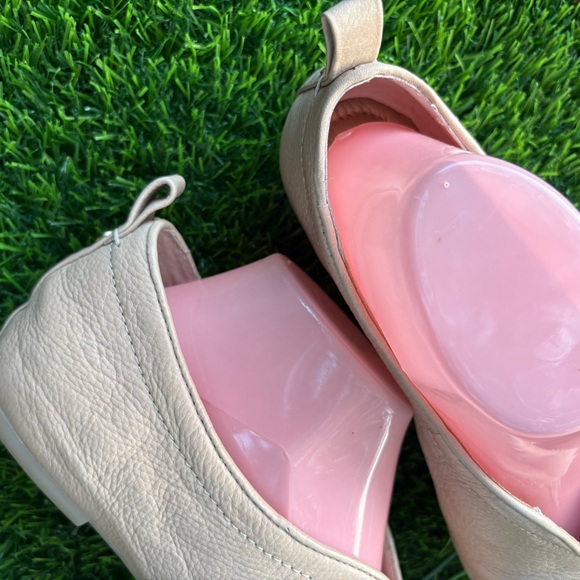 LUCCA LANE BAYLA LIGHT TAN GENUINE SOFT LEATHER FLATS HEEL TAB GUC 9M - Picture 12 of 12